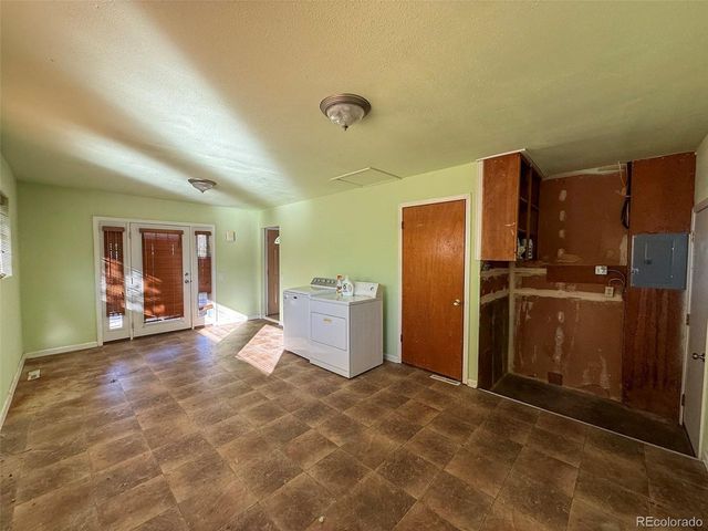 890 15th St, Burlington, CO 80807