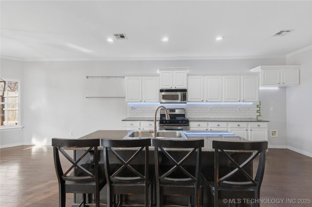 11112 S 3rd Street, Jenks, OK 74037