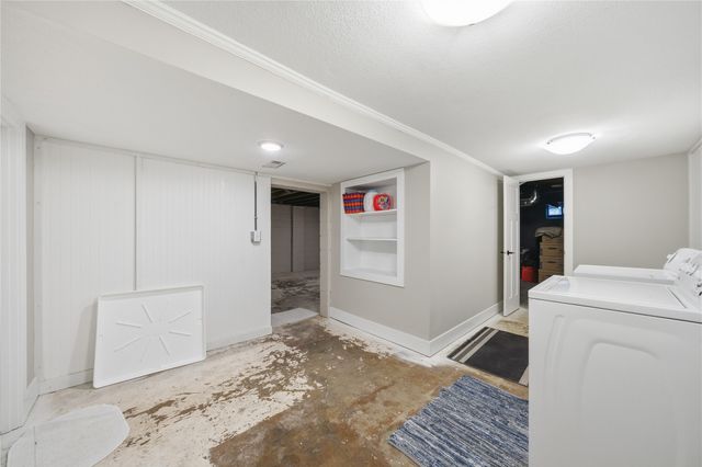 2757 Easton Boulevard, Des Moines, IA 50317