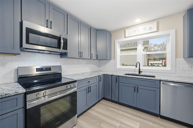 2757 Easton Boulevard, Des Moines, IA 50317