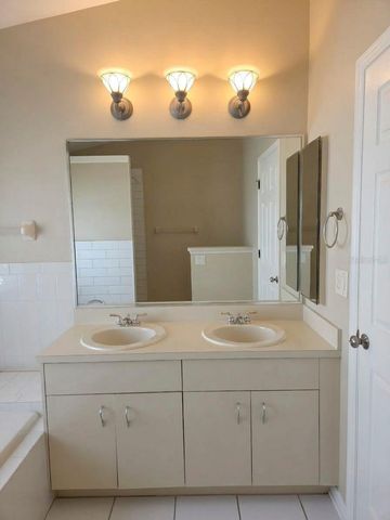 9403 LARKBUNTING DRIVE, Tampa, FL 33647