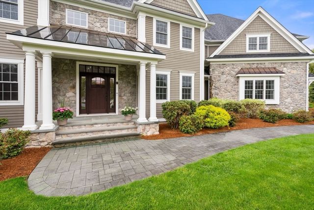 7 Metcalf Ln, Southborough, MA 01772