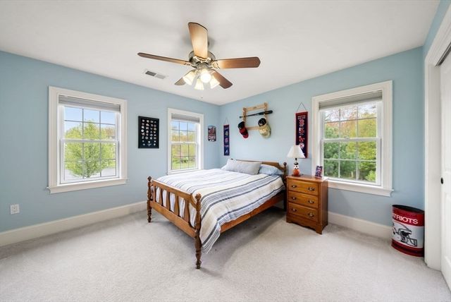 7 Metcalf Ln, Southborough, MA 01772