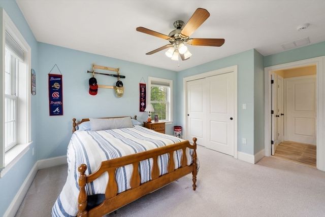 7 Metcalf Ln, Southborough, MA 01772