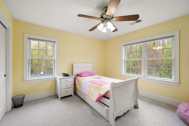 7 Metcalf Ln, Southborough, MA 01772