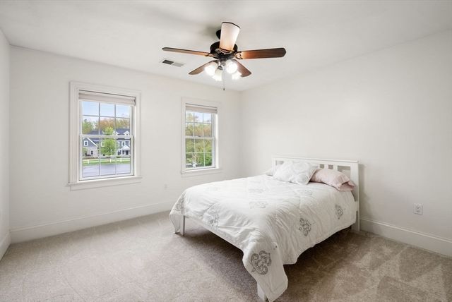 7 Metcalf Ln, Southborough, MA 01772