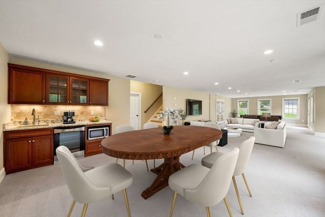 7 Metcalf Ln, Southborough, MA 01772
