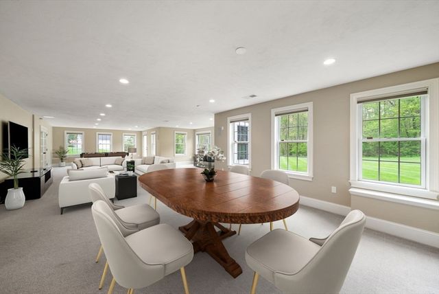 7 Metcalf Ln, Southborough, MA 01772