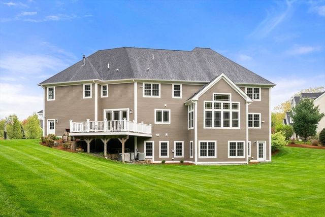 7 Metcalf Ln, Southborough, MA 01772