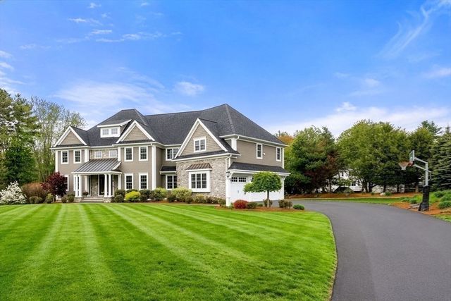 7 Metcalf Ln, Southborough, MA 01772