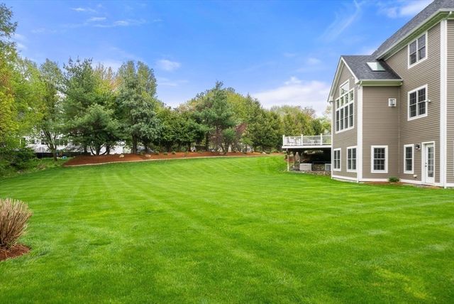 7 Metcalf Ln, Southborough, MA 01772