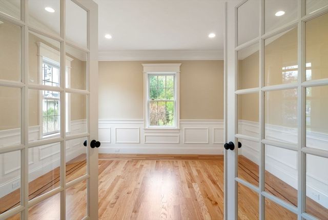 7 Metcalf Ln, Southborough, MA 01772
