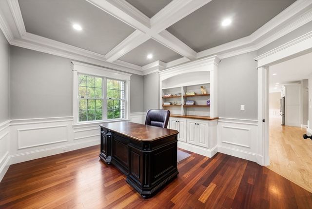 7 Metcalf Ln, Southborough, MA 01772