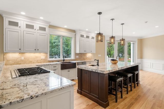 7 Metcalf Ln, Southborough, MA 01772