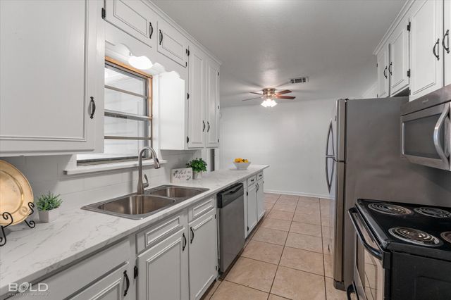 622 Meadowdale Place, Shreveport, LA 71108