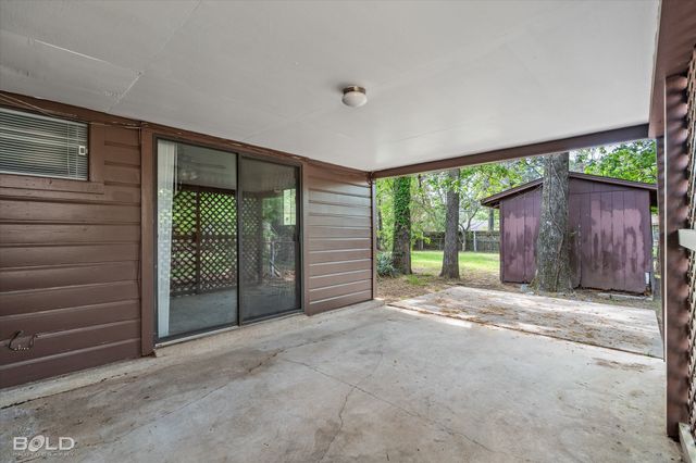 622 Meadowdale Place, Shreveport, LA 71108