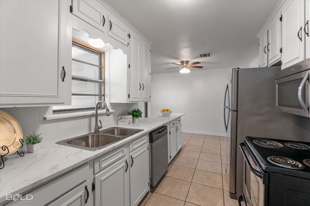 622 Meadowdale Place, Shreveport, LA 71108