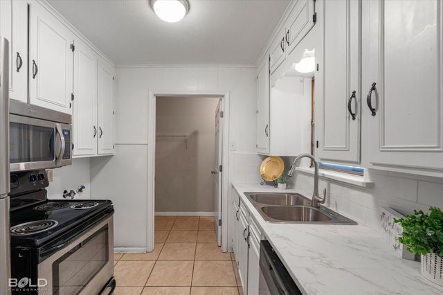 622 Meadowdale Place, Shreveport, LA 71108