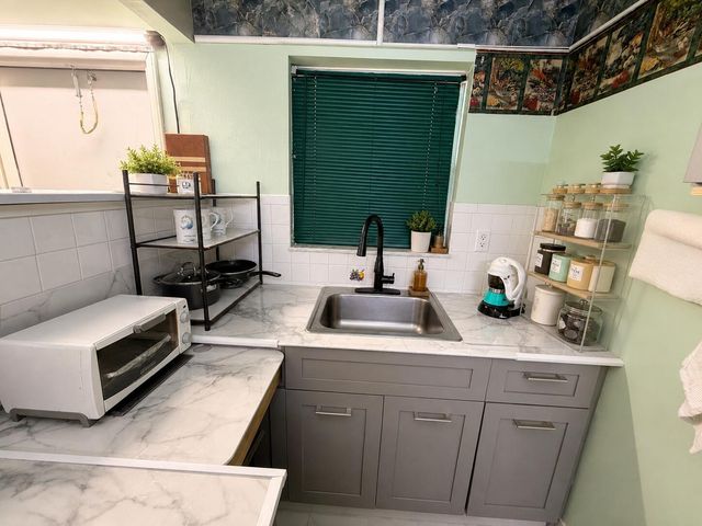 2400 NE 10TH Street 205, Pompano Beach, FL 33062