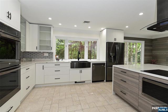 3-5 Red Rock Trail, Saddle River, NJ 07458