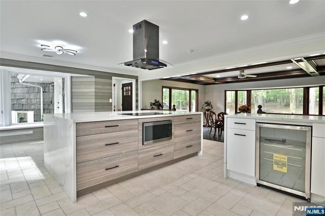 3-5 Red Rock Trail, Saddle River, NJ 07458