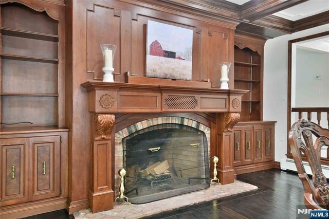 3-5 Red Rock Trail, Saddle River, NJ 07458