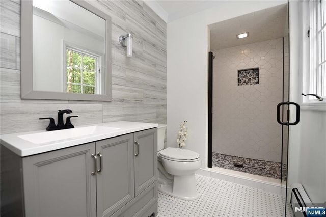 3-5 Red Rock Trail, Saddle River, NJ 07458