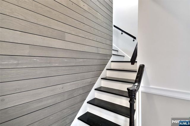 3-5 Red Rock Trail, Saddle River, NJ 07458