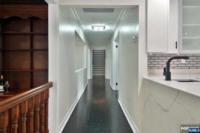 3-5 Red Rock Trail, Saddle River, NJ 07458