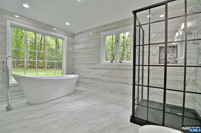 3-5 Red Rock Trail, Saddle River, NJ 07458