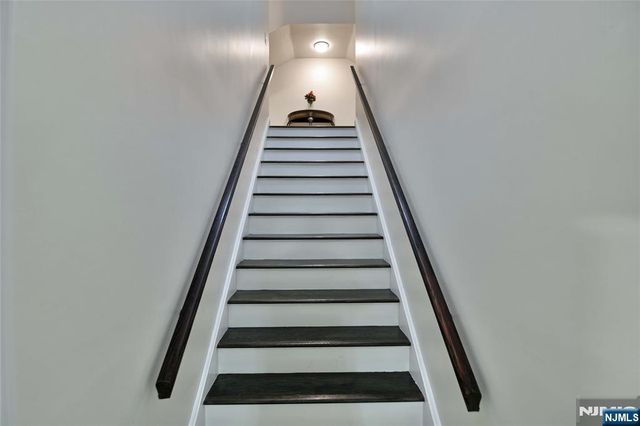 3-5 Red Rock Trail, Saddle River, NJ 07458