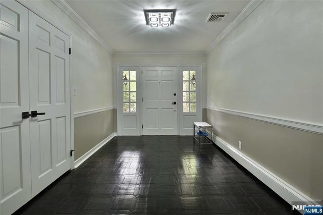 3-5 Red Rock Trail, Saddle River, NJ 07458