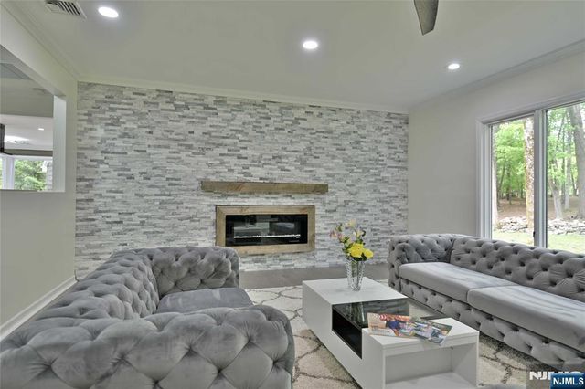 3-5 Red Rock Trail, Saddle River, NJ 07458