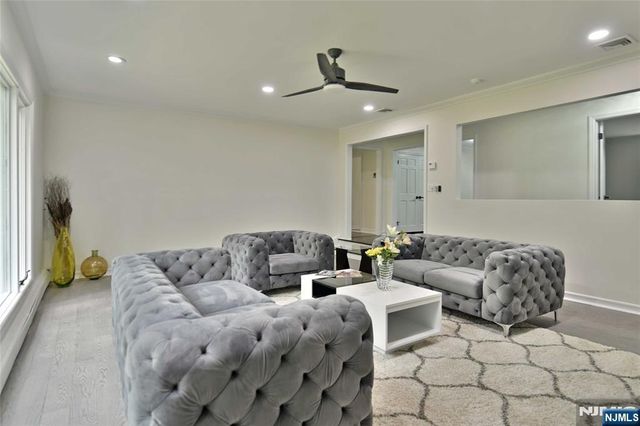 3-5 Red Rock Trail, Saddle River, NJ 07458