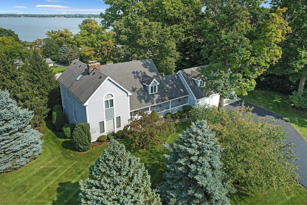 7215 Viscaya Drive, Spring Grove, IL 60081