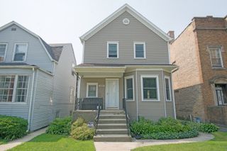 4853 W Hutchinson Street, Chicago, IL 60641