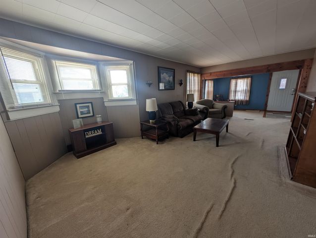 853 Salamonie Avenue, Huntington, IN 46750