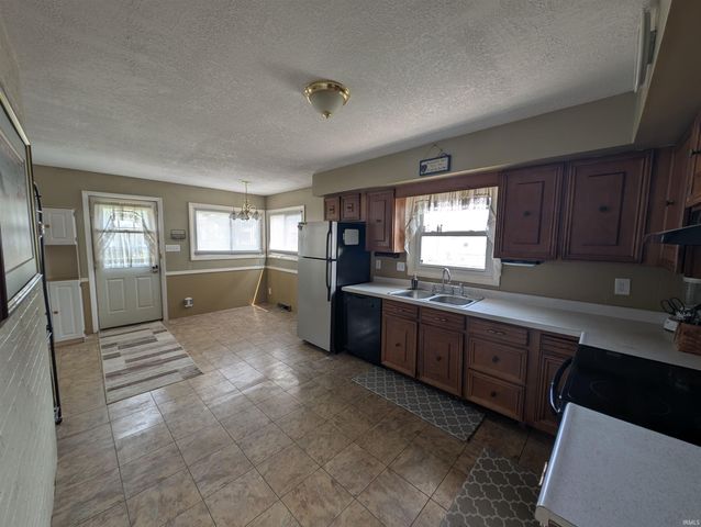 853 Salamonie Avenue, Huntington, IN 46750