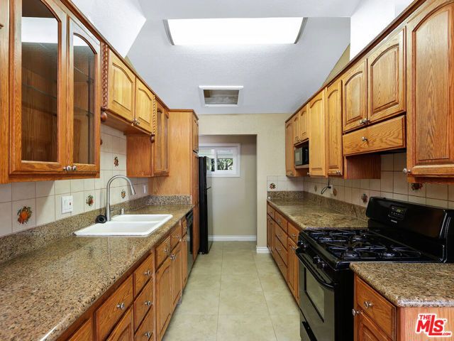 526 N Emerald Drive, Orange, CA 92868