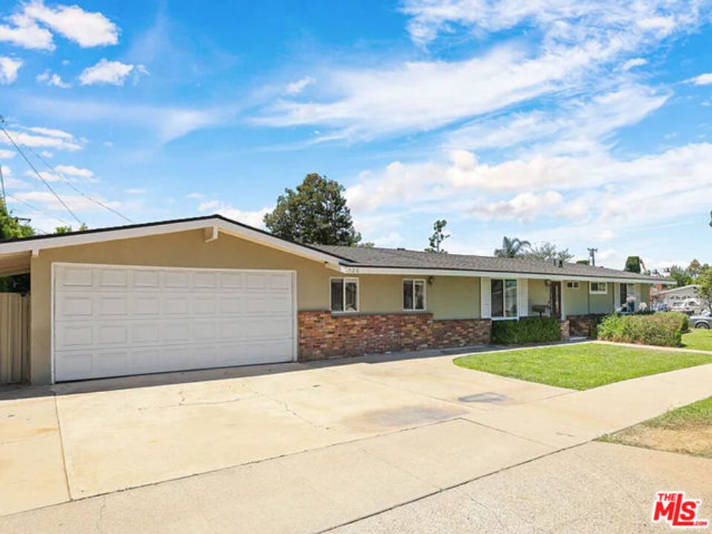 526 N Emerald Drive, Orange, CA 92868