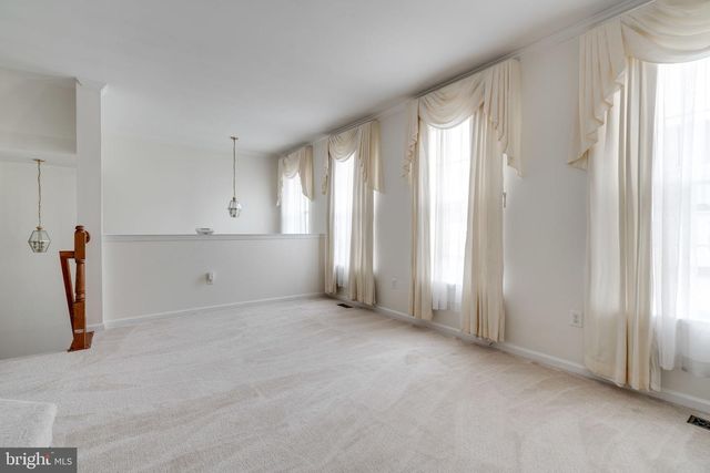 5136 BALLYCASTLE CIR, Alexandria, VA 22315