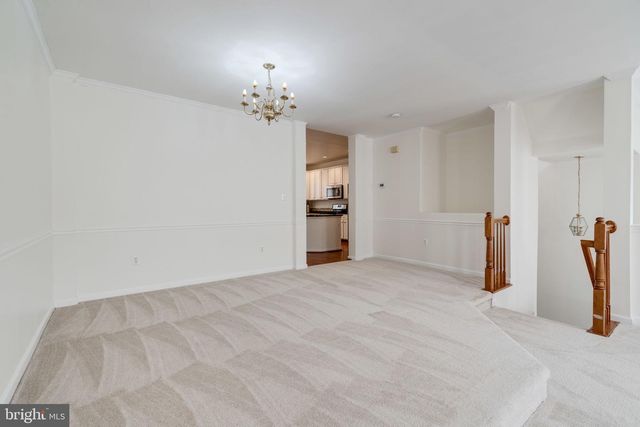 5136 BALLYCASTLE CIR, Alexandria, VA 22315