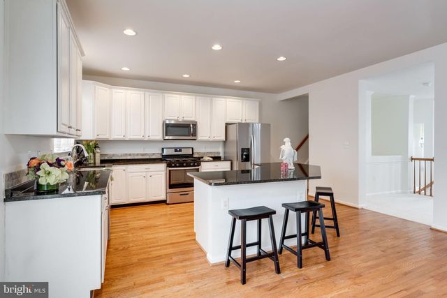 5136 BALLYCASTLE CIR, Alexandria, VA 22315