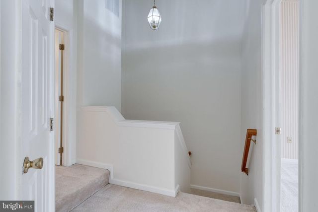 5136 BALLYCASTLE CIR, Alexandria, VA 22315