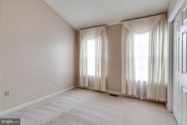 5136 BALLYCASTLE CIR, Alexandria, VA 22315