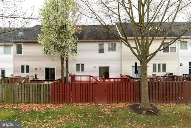 5136 BALLYCASTLE CIR, Alexandria, VA 22315