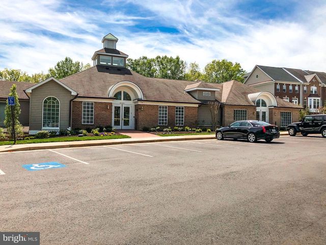 5136 BALLYCASTLE CIR, Alexandria, VA 22315