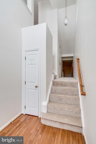5136 BALLYCASTLE CIR, Alexandria, VA 22315