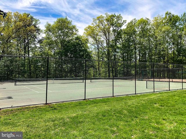 5136 BALLYCASTLE CIR, Alexandria, VA 22315