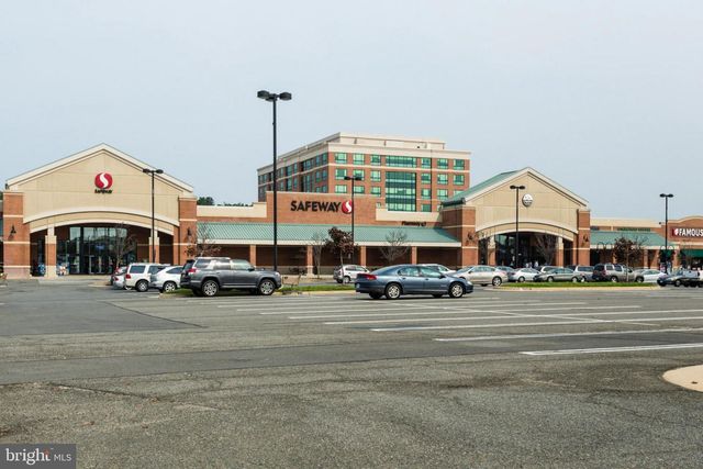 5136 BALLYCASTLE CIR, Alexandria, VA 22315